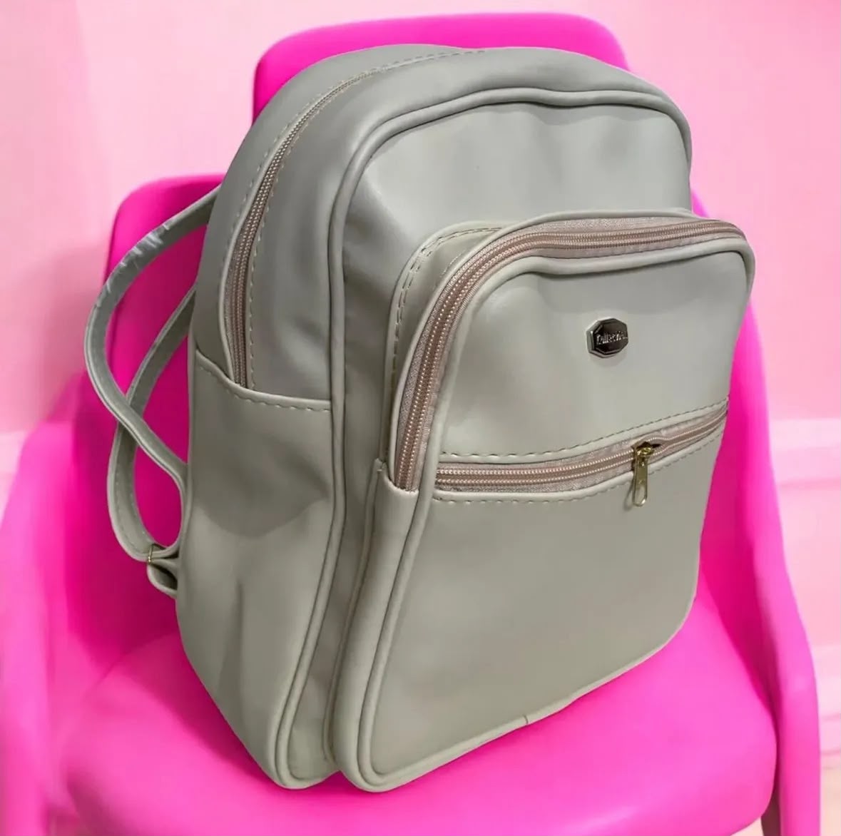 Mochila feminina bege